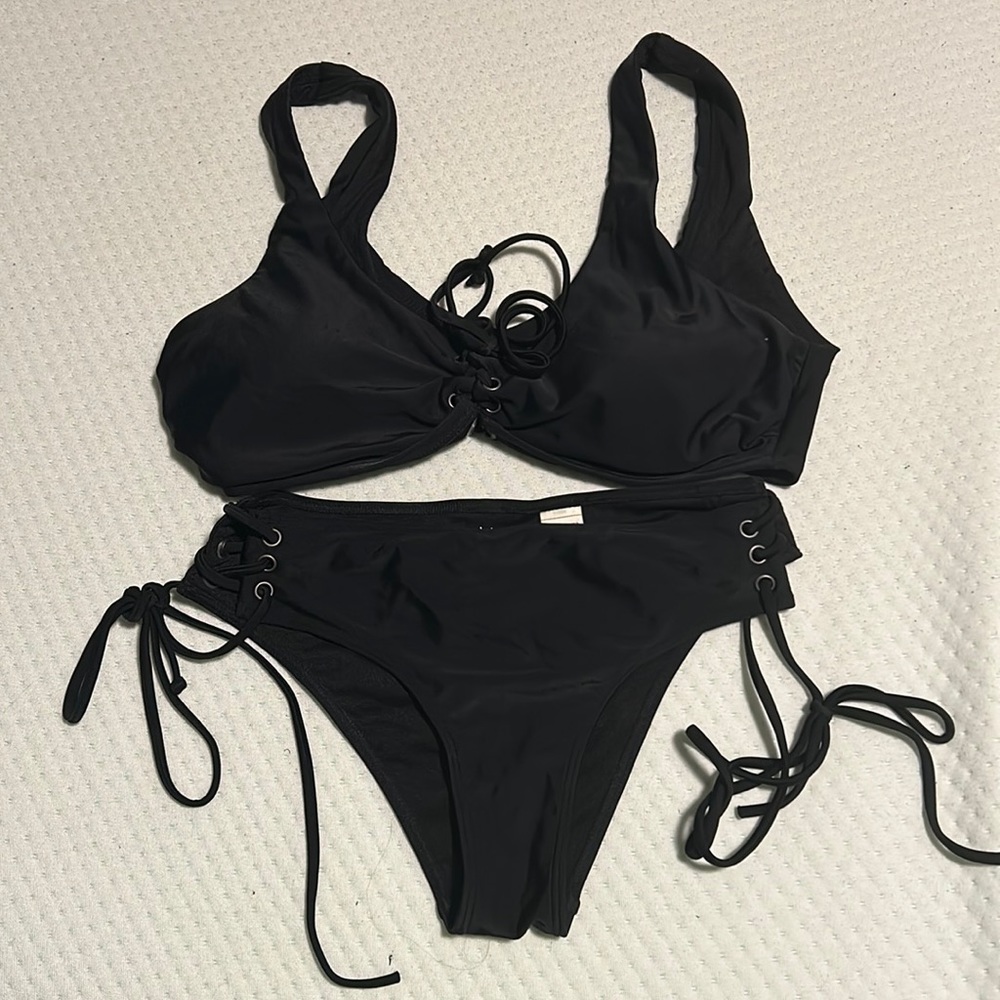 Black swim suit